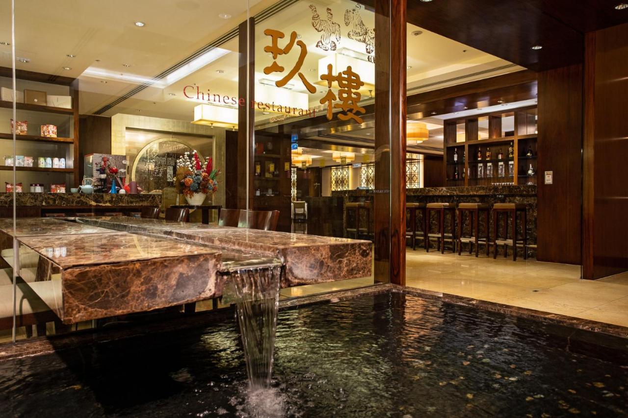 Ambassador Hotel Hsinchu Екстер'єр фото Entrance to the restaurant