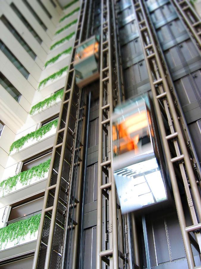 Ambassador Hotel Hsinchu Екстер'єр фото The staircase in the atrium