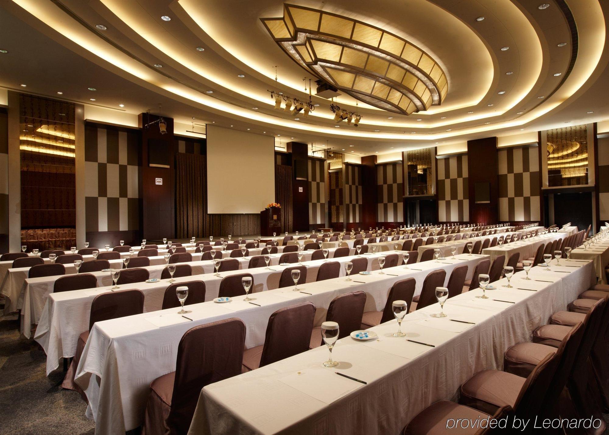 Ambassador Hotel Hsinchu Бізнес фото The Grand Ballroom