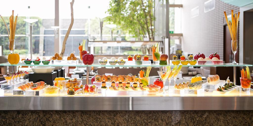 Ambassador Hotel Hsinchu Екстер'єр фото A buffet at a hotel