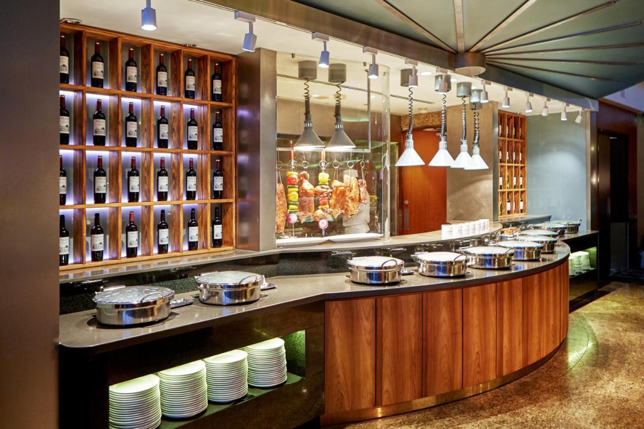 Ambassador Hotel Hsinchu Екстер'єр фото A buffet at a hotel