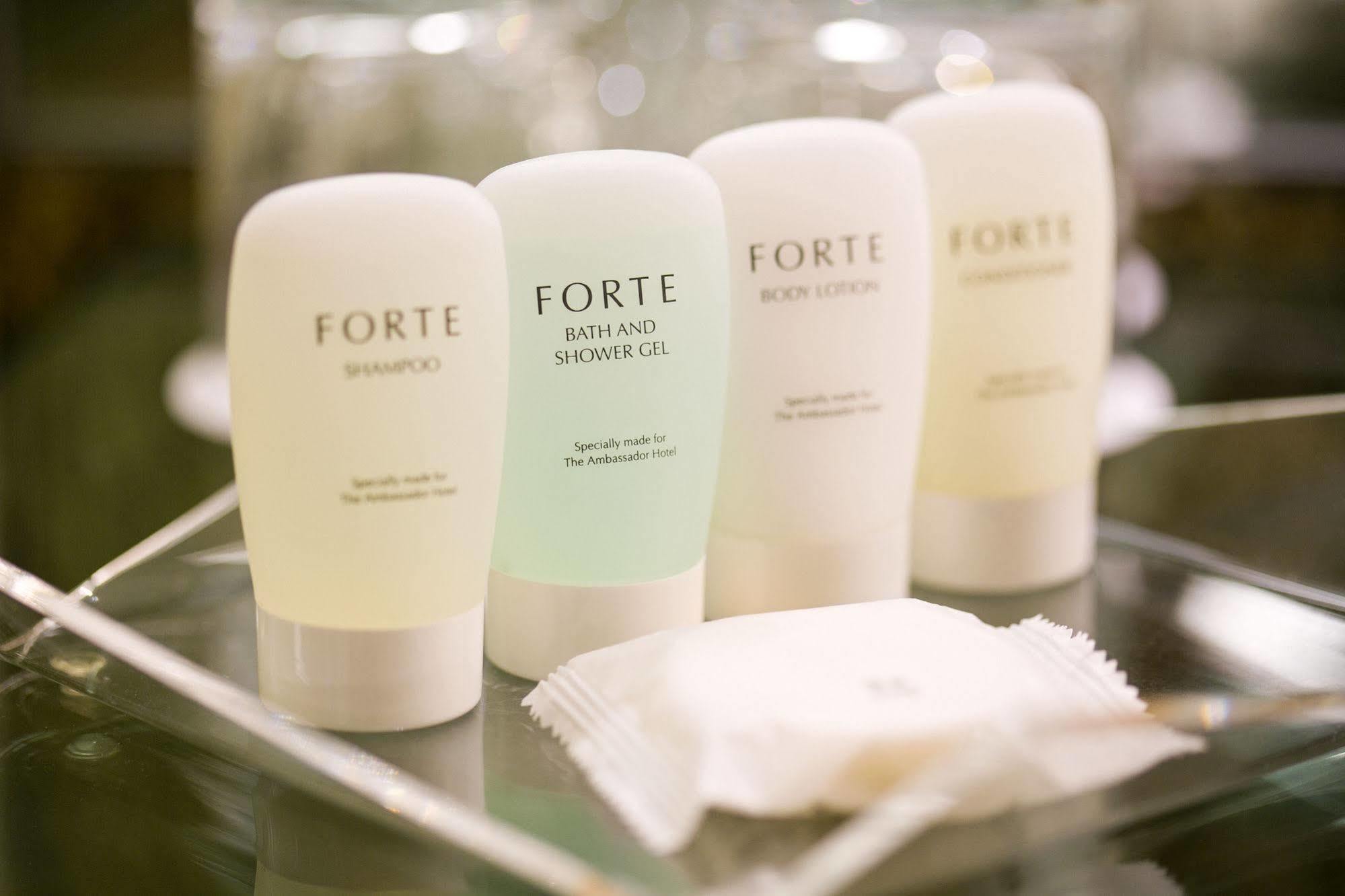 Ambassador Hotel Hsinchu Екстер'єр фото Forte Bath and Shower Gel